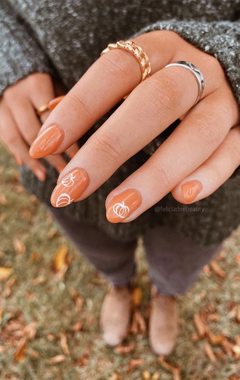 Easy Simple Fall Nails, Fall Time Nails, Kutek Disney, Orange Nail, Simple Fall Nails, September Nails, Fall Gel Nails, Pumpkin Nails, October Nails