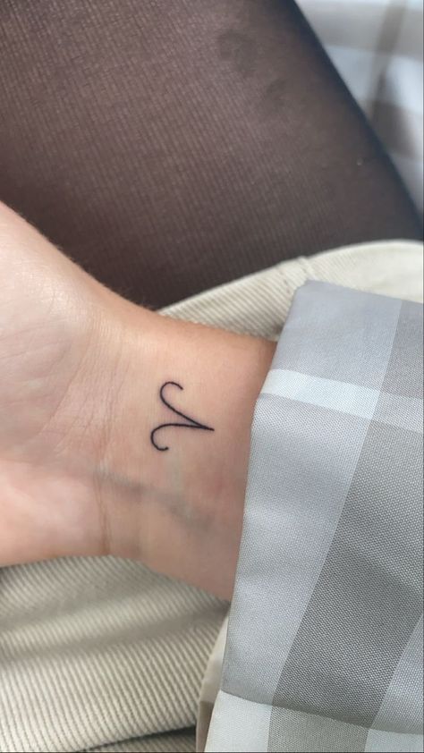 Aries Tattoo On Wrist, Aries Simple Tattoo, Arise Tattoos, Subtle Aries Tattoo, Aries Small Tattoo Ideas, Dainty Aries Tattoo, Small Ram Tattoo, Small Tattoos Aries, Aries Finger Tattoo