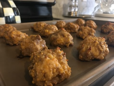 Kodiak Sausage Balls – The Simple Princess Savory Kodiak Cakes, Kodiak Cake Recipes Savory, Sausage Balls Kodiak Cakes, Kodiak Pancake Mix Protein Balls, Kodiak Cake Sausage Balls, Kodiak Protein Sausage Muffins, High Protein Sausage Balls, Protein Sausage Balls, Kodiak Sausage Balls