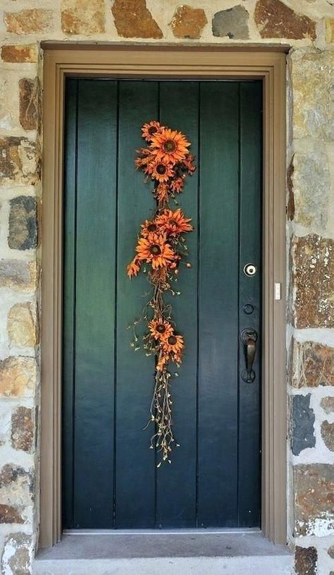 Fall Door Decorations, Outdoor Wreaths, Fall Deco, Fall Door, Fall Front, Fall Decor Diy, Fall Diy, Fall Wreaths, Front Door Decor