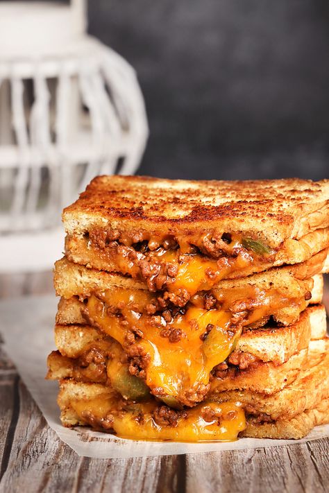 Meaty Grilled Cheese, Beef Grilled Cheese, Ground Beef Grilled Cheese Sandwich, Grilled Cheese Turkey Sandwich, Special Grilled Cheese Sandwich Recipes, Ground Beef Grill, Sandwich Ingredients, Eat Beef, Beef Sandwich