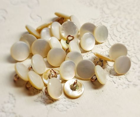 Vintage Mother Of Pearl Wedding Jewelry, Elegant Mother Of Pearl Shell With Pearl Drop, Vintage Mother Of Pearl Jewelry, Vintage Mother Of Pearl Shell Jewelry, Alena Akhmadullina, Sewing Buttons, Pearl Shell, Pearl Buttons, Mother Of Pearl Buttons