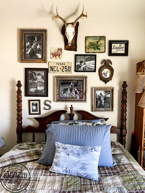 Vintage Bedroom Ideas For Men, Fishing Bedroom Ideas For Boys, Hunting Bedroom Ideas, Hunting Room Ideas, Vintage Hunting Decor, Boys Hunting Bedroom, Bedroom Ideas For Teen Boys, Boys Hunting Room, Hunting Themed Bedroom