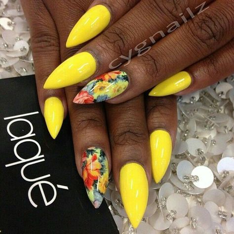 Pedi Designs, Summer Stiletto Nails, Short Stiletto, Nail Appointment, Yellow Nail Art, Nail Business, Nails Stiletto, Lovely Nails, Super Nails