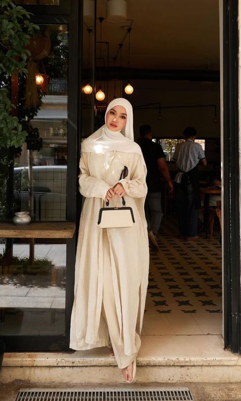 All White Outfit Hijab, Hijabi Night Out Outfit, Bali Outfit Ideas Hijab, Hijabi Old Money, Hijab Formal Outfit, Hijab Fashion Inspiration Abayas, Umrah Outfit, Hijab For Work, Mecca And Madina