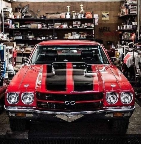 Wallpaper Hippie, Mobil Mustang, Chevy Chevelle Ss, Old Muscle Cars, Auto Retro, Chevy Muscle Cars, Custom Muscle Cars, Old School Cars, Chevelle Ss