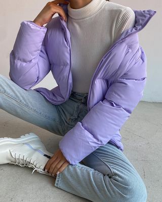 Purple Puffer Jacket Outfit, Purple Jacket Outfit, Purple Puffer Jacket, Best Puffer Jacket, Adrette Outfits, Puffer Jacket Outfit, Outerwear Women Winter, Tennis Skirt Outfit, Jacket Outfit Women