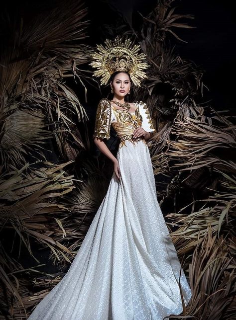 Binibining Pilipinas National Costume 2019 Phillipines Traditional Dress, Filipino Photoshoot, Filipino Wedding Dress, Modern Filipiniana Gown, Modern Filipiniana Dress, Women Characters, Couture Dior, Filipino Clothing, Filipino Wedding