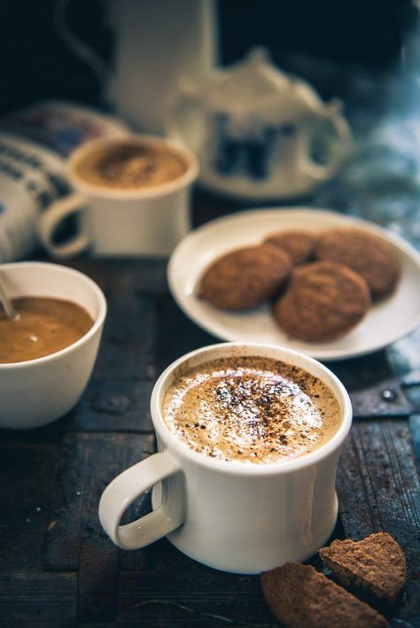 Indian Style Cappuccino is more of a homely attempt to make a warm cup of basic coffee without any elaborate preparation or over top garnishing. #Coffee #Beverage #Drink #Morning #Breakfast Coffee Facts, Coffee Pictures, Chocolate Caliente, Coffee Photography, Chocolate Tea, Coffee Powder, Cawan Kopi, Coffee Milk, Morning Breakfast