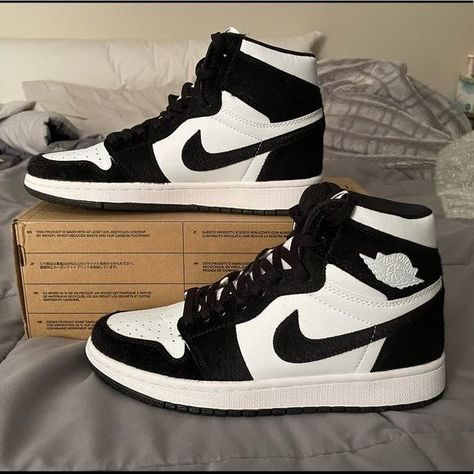 Jordan Air Nike, White Nice Shoes, Nike Shoes For Men Sneakers, Men’s Jordans, Cool Nike Shoes Men, Panda 1s, Men’s Nike Shoes, Panda Jordan 1s, Nike Shoes Men's Sneakers