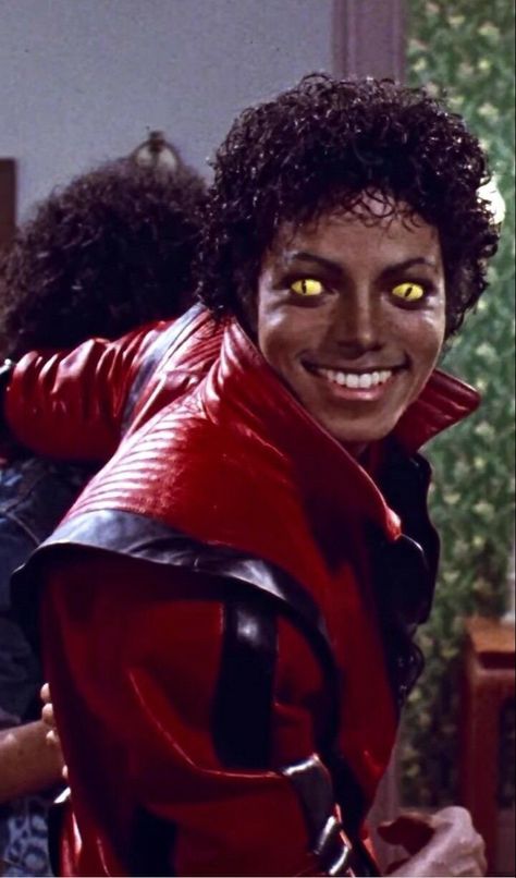 Michael Jackson Thriller Costume, Michael Jackson Album Covers, Michael Jackson Halloween, Thriller Michael Jackson, Michael Jackson Costume, Night Creatures, Michael Jackson Poster, Michael Jackson Drawings, Michael Jackson Dance