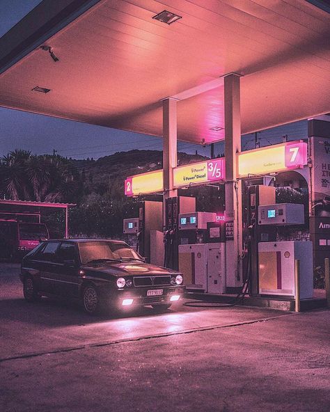 Gas Station Aesthetic, Road Trip Film, Desert Bluffs, Station Aesthetic, Affordable Streetwear, Bmw 320d, Station Service, New Retro Wave, Retro Hats