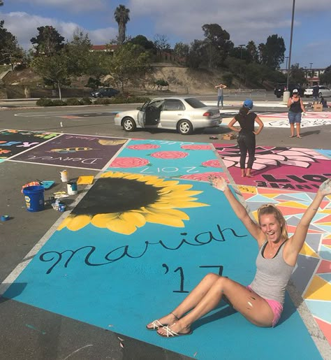 High School Seniors Paint Their Parking Spots And Their Art Goes Viral On… Parking Lot Painting, James Bowie, Parking Spot Painting, Senior Pranks, Senior Year Of High School, Sidewalk Chalk Art, Crafts For Seniors, Parking Spot, Student Council