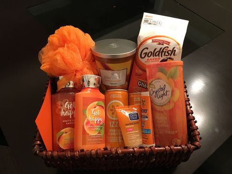 Orange Birthday Gifts, Orange You Glad It's Summer, Orange Gift Basket Ideas For Him, Color Themed Gift Baskets Orange, Orange Gift Ideas, Orange Themed Gift Basket, Orange Gift Basket Ideas, Orange Gift Basket, Circut Joy