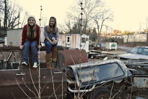 junk yard Junk Yard Aesthetic, Junk Yard Photo Shoot, Yard Aesthetic, Max Caufield, Junk Hauling, Junk Yard, Aesthetic Phone, Small Moments, Photo Shoot