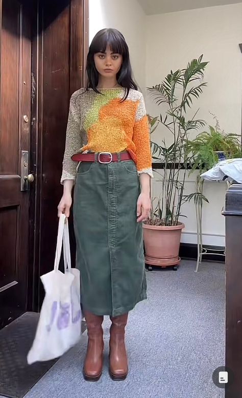 Corduroy Long Skirt Outfit, Corduroy Maxi Skirt Outfit, Corduroy Maxi Skirt, Corduroy Skirt Outfit, Maxi Skirt Outfit, Long Skirt Outfits, Maxi Skirt Outfits, Brown Shoes, Corduroy Skirt