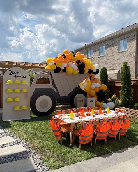 Construction Themed Birthday Party, Digger Party, Construction Birthday Cake, Construction Baby Shower, Construction Theme Birthday Party, Construction Theme Party, Party Zone, Party Themes For Boys, Construction Birthday Parties