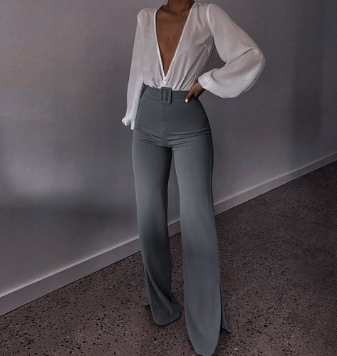 Classy Dress Pants Outfits, Boujee Business Outfits, Esthetician Graduation Outfit, Esthetician Clothes Style, Bar Crawl Outfit, High Waisted Pants Outfit, Mode Tips, Business Outfits Women, Woman Suit Fashion