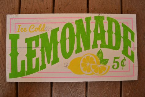 Burton Avenue: Old-Fashioned Lemonade Sign Lemonade Logo, Lemonade Sign, Lemon Kitchen Decor, Lemonade Party, Big Moon, Foto Transfer, Freebie Friday, Summer Signs, Lemon Decor