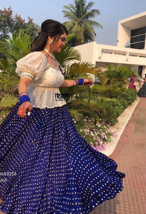 Bandani Lehengas Designs, Bandhni Lehenga Designs, Bandhni Chaniyacholi, Bandhani Chaniya Choli Designs, Bandhani Lehenga Ghagra Choli, Chaniya Choli Designs Weddings Latest, Bandhani Gown, Gujarati Lehenga, Chaniya Choli Designs