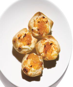 Safeway Select Caramelized Onion & Gorgonzola Pastry Puffs Store Bought Party Food, Quick Store Bought Appetizers, Store Bought Snacks For Party, Store Bought Party Snacks, Store Bought Appetizers, Snacks And Appetizers, Store Bought Snack, Quick Appetizers, Party Appetizers