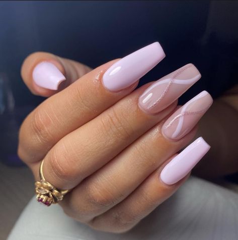 Lavender Tapered Square Nails, Elegant Lilac Nails, Coffin Light Purple Nails, Light Purple Aesthetic Nails, Light Pinkish Purple Nails, Lila Nails Design, Light Purple Nails With Design, Light Lavender Nails, Light Purple Nails Design