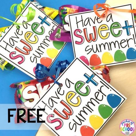 End of the Year Student Gifts Little Learners will LOVE (free printables) - Pocket of Preschool Student Gifts End Of Year, Student Gift Tags, Student Teacher Gifts, Preschool Gifts, School Treats, Classroom Gifts, Preschool Graduation, Free Gift Tags, Kindergarten Graduation