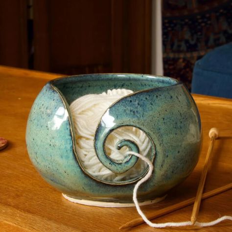 25 Pottery Enthusiasts Have Created Stunning And Attractive Items, And They've Shared Their Pride On This Online Group Pottery Present Ideas, Thrown Pottery Ideas Unique, Intermediate Pottery Ideas, Wheel Throwing Projects, Potters Wheel Projects, Ceramics Glazing Ideas, Homemade Pottery Ideas, Useful Ceramics, Crochet Pottery