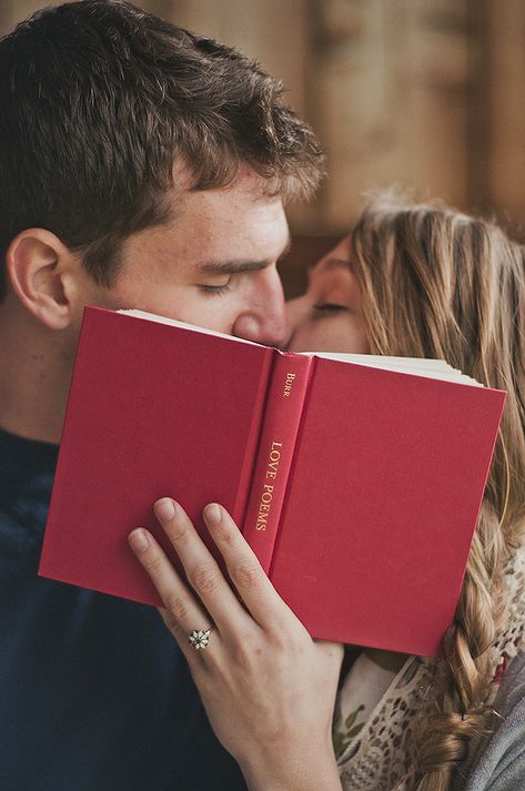 Library Photo Shoot, Winter Date Ideas, Romantic Wedding Photography, Professional Wedding Photography, Wedding Engagement Photos, Photo Couple, Vintage Engagement, Couple Shoot, Wedding Poses