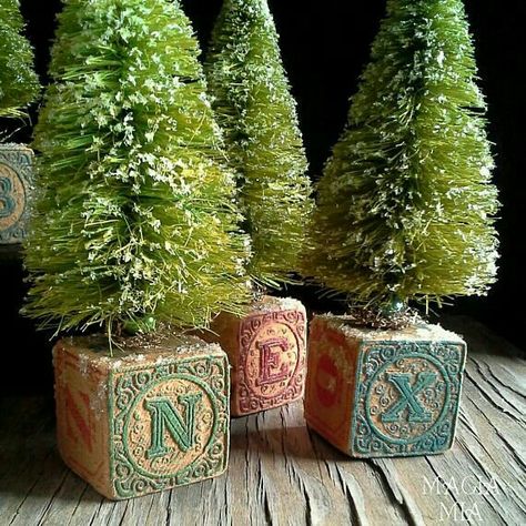 Bottlebrush Trees, Vintage Christmas Crafts, Bottle Brush Christmas Trees, Brush Trees, Brush Tree, Glitter Houses, Putz Houses, Wooden Spools, Victorian Design