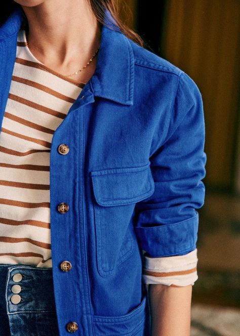 Bright Blue Shirt Outfit, Sezane Will Jacket, Blue Shirt Outfit, Tomboy Shirts, Patchwork Jeans, Oversized Jacket, Parisian Style, Blue Shirt, Bright Blue