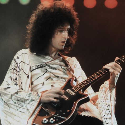 Queen Guitarist, Queen Rock Band, Queen Brian May, X Men Evolution, Freddy Mercury, Queen Photos, We Will Rock You, Somebody To Love, John Deacon