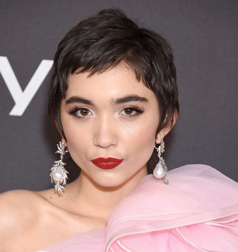 The 33 Coolest Short Haircuts for Women 2021 | Glamour Heart Shaped Faces, Heart Shaped Face, Pixie Geldof, Rowan Blanchard, Best Pixie Cuts, Popular Haircuts, Celebrity Hair Stylist, Best Short Haircuts, Heart Face Shape