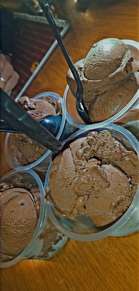 Ice Cream Snap, Ice Cream Pictures, Ice Cream Images, Snap Friends, Cute Couple Drawings, Chocolate Ice, Snap Food, Girly Images, Chocolate Ice Cream