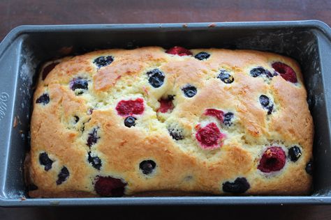 Lemon Berry Bread, Mixed Berry Loaf Cake, Mixed Berry Loaf Bread, Mixed Berry Loaf, Mixed Berry Bread, Berry Loaf Cake, Mixed Berry Cake, Berry Loaf, Mixed Berry Recipes