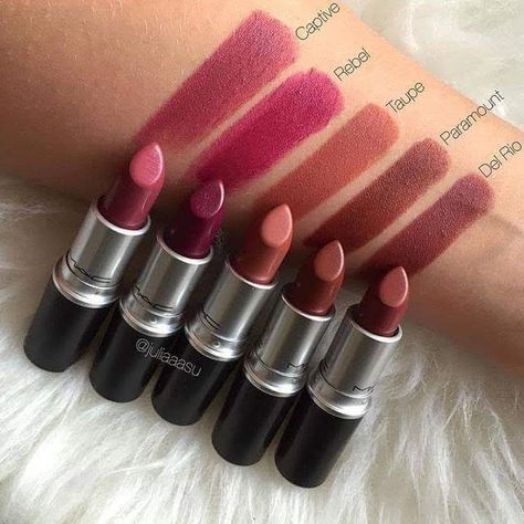 Mac Lipstick Swatches, Best Mac Lipstick, Mac Lipstick Shades, Make Up Designs, Light Pink Lip Gloss, Lipstick Kit, Velvet Teddy, Lipstick Art, Best Lipsticks