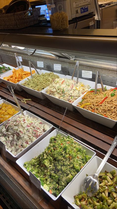 Salad Bar Design, Local Food Shop, Mini Cafeteria, Salad Shop, Salad Buffet, Deli Shop, Catering Food Displays, Dinner Catering, Cruise Food