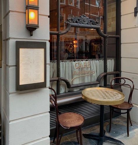 Nyc Coffee Shop Aesthetic, France Coffee Shop, French Cafe Aesthetic, Parisian Coffee Shop, Vintage Fashion Aesthetic, Old Money Dress, Images Terrifiantes, Money Dress, Glam Aesthetic