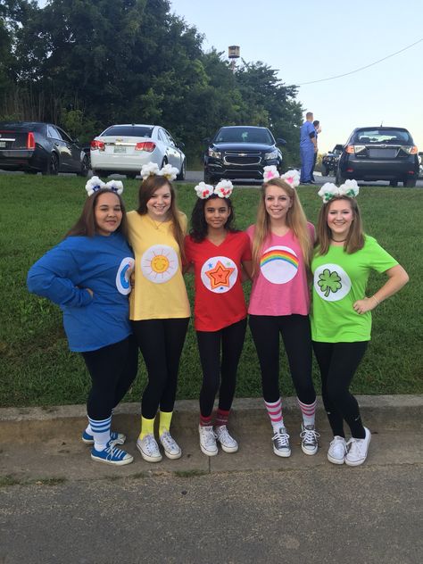 Care Bears Outfits, Care Bear Costume Ideas, Care Bear Trunk Or Treat, Halloween Costumes Care Bears, Care Bear Trunk Or Treat Ideas, Care Bear Halloween Costume Group, Diy Care Bear Costume, Easy Cartoon Costumes, Care Bear Halloween Costume