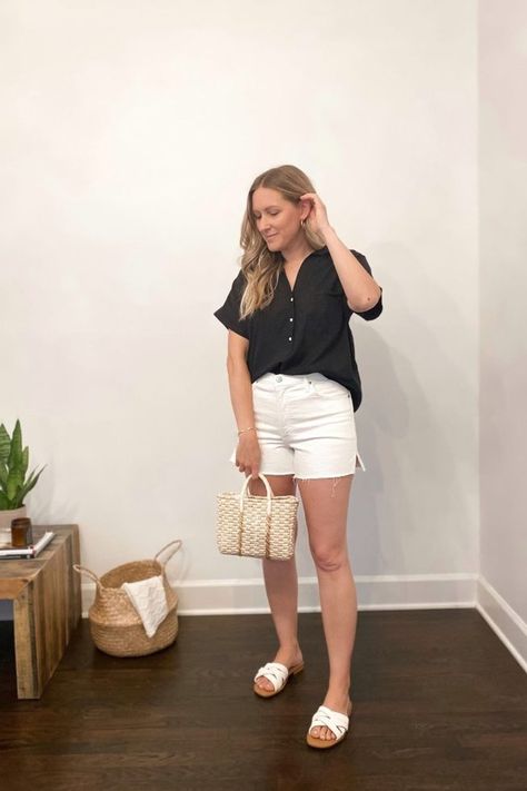 Fresh Summer Outfits, Linen Shorts Outfit Summer, White Jean Shorts Outfit, Denim Shorts Outfit Ideas, White Denim Shorts Outfit, Outfit Ideas Shorts, Causal Summer Outfits, Sleeve Shirt Outfit, Shorts Outfit Casual