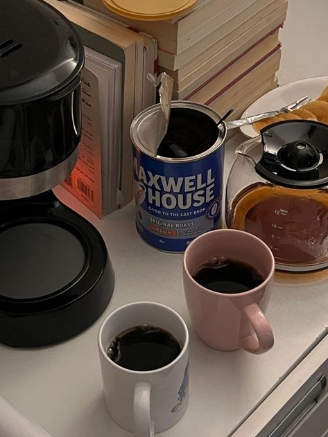 Maxwell House Coffee, Maxwell House, Coffee Board, House Coffee, Coffee Shop Aesthetic, Cups Of Coffee, Coffee Obsession, Coffee Girl, Morning Person