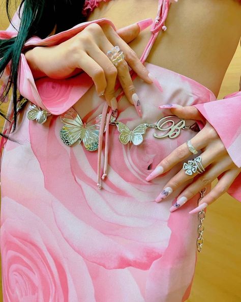 Instagram Update, Nice Tops, Pandora Charm Bracelet, Ear Cuff, Acrylic Nails, Nail Designs, Charm Bracelet, Nail Art, My Style