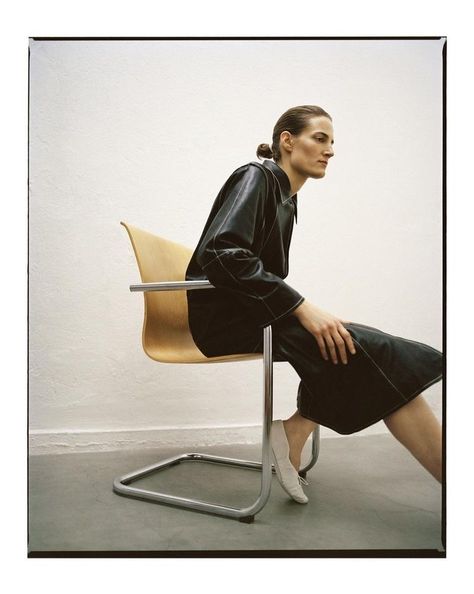 Minimal Fashion Editorial, Minimal Editorial, High Fashion Editorial, Vogue Uk, 2020 Fashion, Studio Shoot, Vogue Italia, 인물 사진, Fashion Shoot