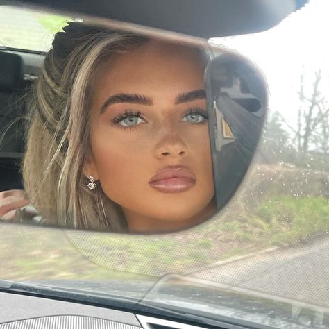 Pretty Blonde Hair, Natural Prom Makeup, Car Selfie, Blonde Hair Makeup, Stage Makeup, Glamour Makeup, Blue Makeup, Baddie Hairstyles, Natural Makeup Looks