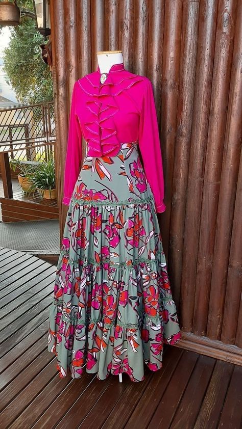 Printed Maxi Skirt Outfit, Skirts Outfits, Long Skirt Fashion, Short African Dresses, Gowns Dresses Elegant, Dressy Casual Outfits, Dinner Dress Classy, Modest Dresses Casual, Classy Dress Outfits