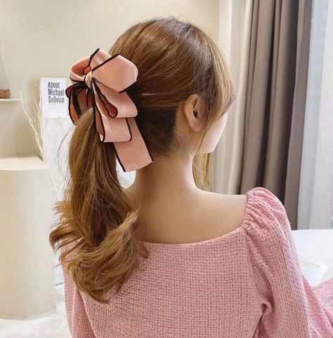 Banana Hair Clips, Banana Clip, Clip Hairstyles, Korea Fashion, Wigs Hair Extensions, Hair Designs, Ponytail Hairstyles, Ribbon Bows, Hair Pins