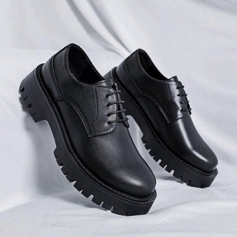 Men Italian Style, Chunky Shoes Men, Chunky Sole Shoes, Ghost Fashion, Streets Of Seoul, Men Business Casual, Mens Platform Shoes, Falling Petals, Leather Wedding