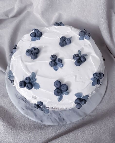 #Blue_And_White_Wallpaper #Blue_Aesthetic_Dark #Blue_Drinks #Adventure_Time_Marceline Pastel Highlights, Blue And White Wallpaper, Blue Aesthetic Dark, Blue Drinks, Aesthetic Pretty, Blue Cakes, Blue Food, Instagram Highlight Covers, Aesthetic Dark