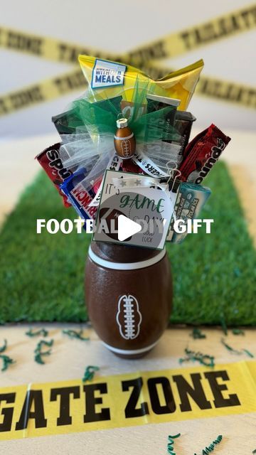 Felicia Pettit | CREATING PARTIES & GIFTS on Instagram: "🏈 Game Day Gift Idea🏈   This DIY football-themed gift is perfect for any sports fan, and your favorite football player! Using football containers, candy, and a personalized team ribbon, you’ll score big points with this creative present.🎁   Don’t forget the bow🎀…tulle + ribbon + your team mascot = game day perfection!   Make one for your next tailgate, football player, or game day🏈🏈  ✨comment GAME DAY for links   Make Everyday a Celebration 🎉   #DIYGiftIdeas #diy #gift #giftideas #Tailgate #bow #FootballParty #gameday #football #footballgifts #partyideas #amazon #affiliate #crafting #craftingideas" High School Football Decorations Ideas, Flag Football Coach Gift Ideas, Football Team Gifts High School, Football Team Goodie Bag Ideas, Football Centerpiece Ideas Dollar Stores, Football Basket Ideas For Players, Football Team Mom Gift Ideas, Football Booster Club Ideas, Football Gift Basket Ideas