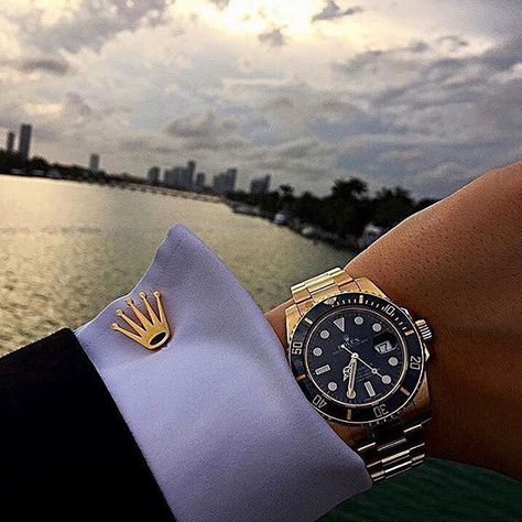 Mens Luxury Lifestyle, Marketing Inspiration, Luxury Lifestyle Fashion, Swiss Army Watches, Gold Rolex, Rolex Men, Success Motivation, Rolex Watch, Cufflinks Men